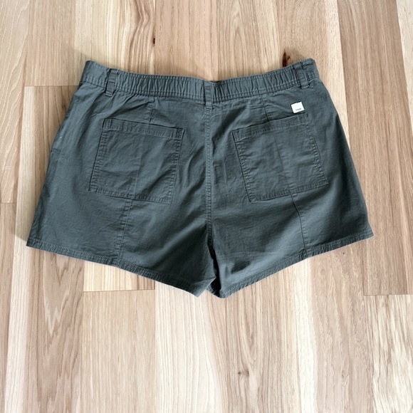 Vuori women’s Vintage Ripstop Utility Shorts bundle of three size XXL - Picture 6 of 16
